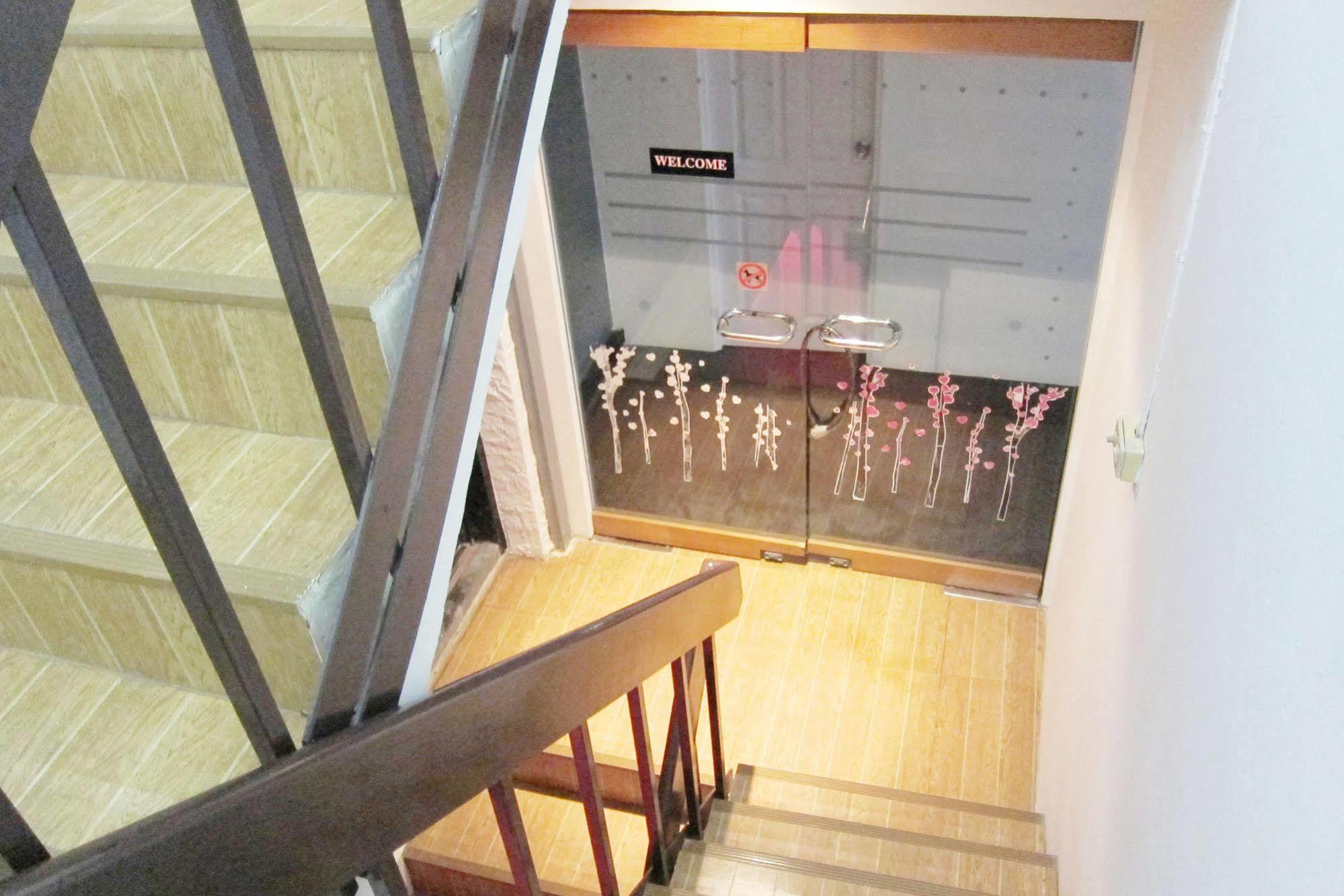 1Sabai Hostel Bangkok Buitenkant foto