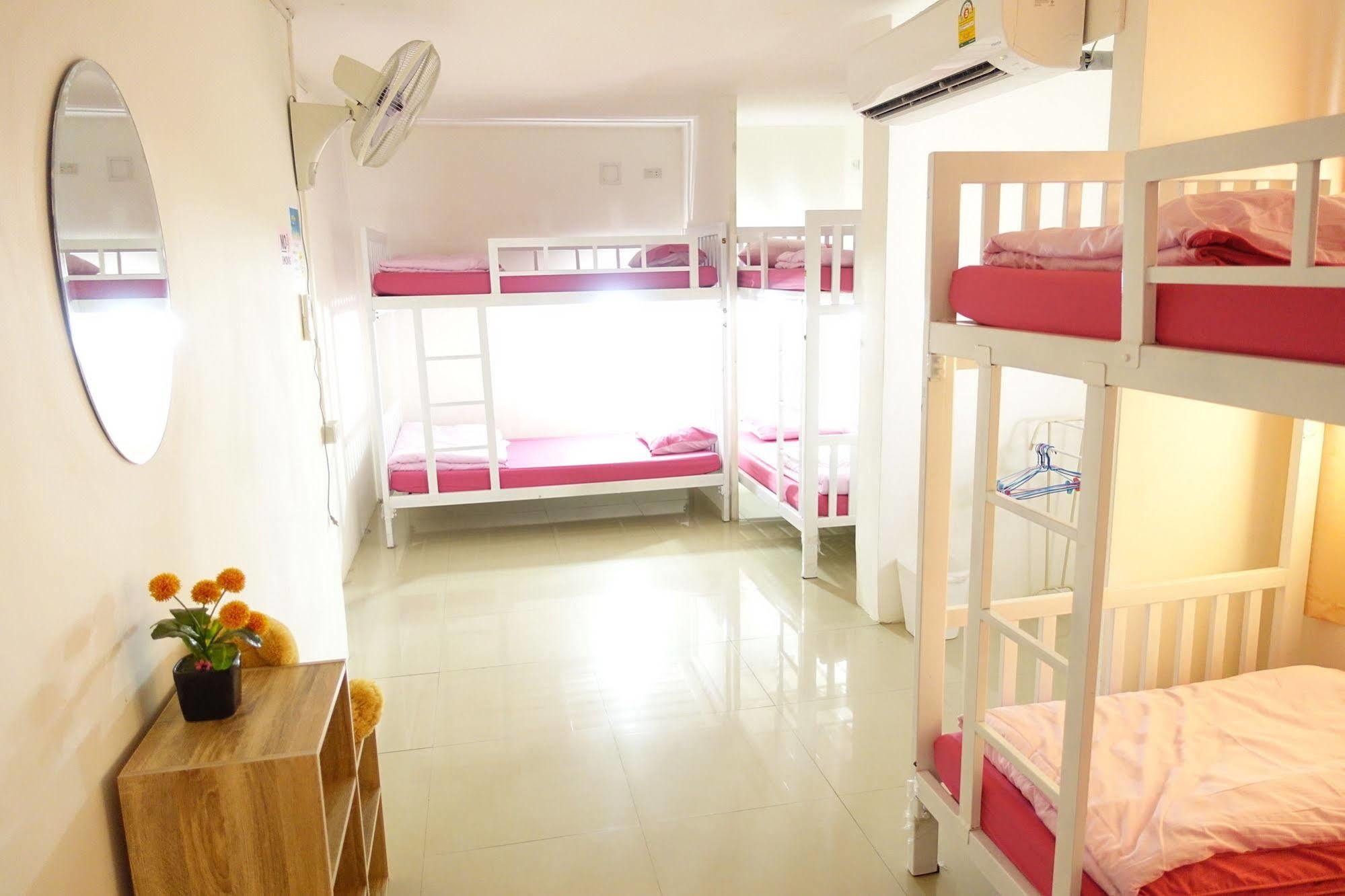 1Sabai Hostel Bangkok Buitenkant foto